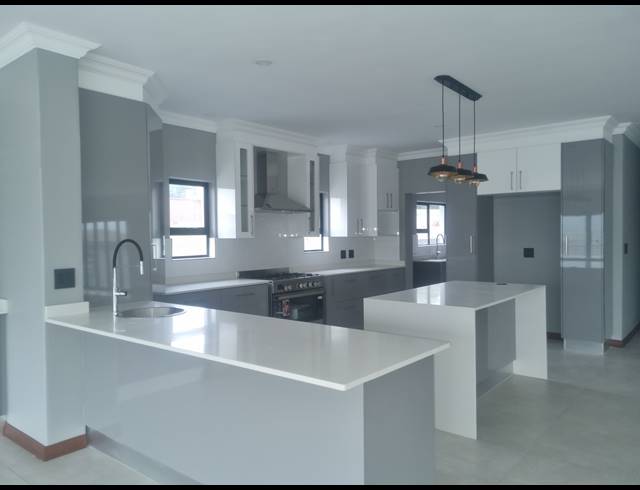 4 BEDROOM HOUSE FOR SALE IN XANADU ECO PARK